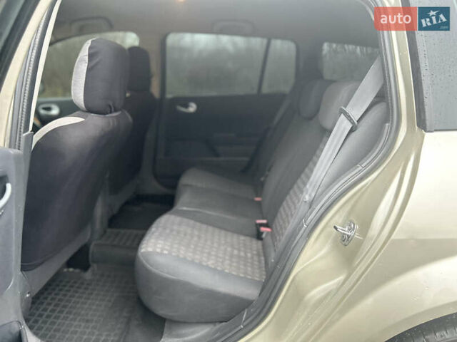 Бежевый Рено Меган, объемом двигателя 1.6 л и пробегом 248 тыс. км за 4699 $, фото 9 на Automoto.ua