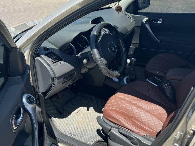 Бежевый Рено Меган, объемом двигателя 2 л и пробегом 213 тыс. км за 5000 $, фото 7 на Automoto.ua