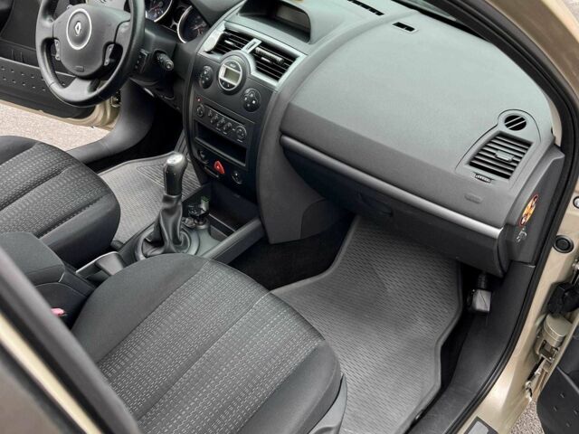 Бежевий Рено Меган, об'ємом двигуна 1.6 л та пробігом 274 тис. км за 5200 $, фото 9 на Automoto.ua