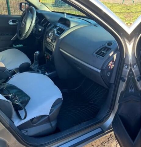 Бежевий Рено Меган, об'ємом двигуна 1.6 л та пробігом 216 тис. км за 5200 $, фото 4 на Automoto.ua