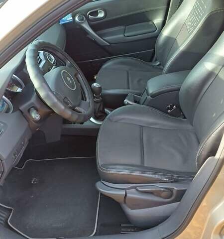 Бежевый Рено Меган, объемом двигателя 1.5 л и пробегом 290 тыс. км за 5600 $, фото 11 на Automoto.ua