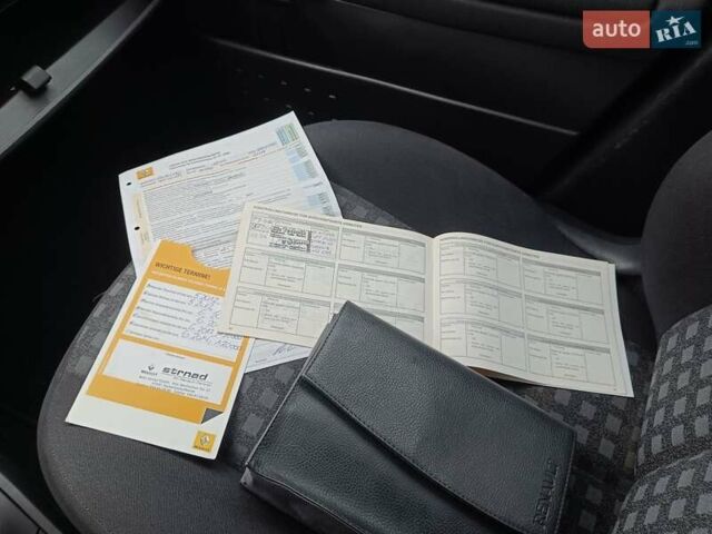 Бежевый Рено Меган, объемом двигателя 1.6 л и пробегом 234 тыс. км за 4750 $, фото 23 на Automoto.ua