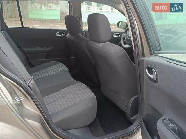 Бежевый Рено Меган, объемом двигателя 1.6 л и пробегом 234 тыс. км за 4750 $, фото 18 на Automoto.ua