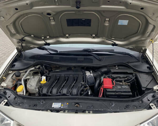 Бежевый Рено Меган, объемом двигателя 1.6 л и пробегом 230 тыс. км за 5650 $, фото 17 на Automoto.ua