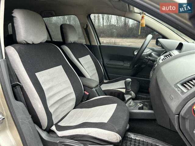 Бежевый Рено Меган, объемом двигателя 1.6 л и пробегом 248 тыс. км за 4599 $, фото 9 на Automoto.ua