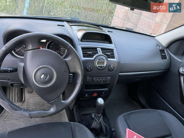 Бежевий Рено Меган, об'ємом двигуна 1.6 л та пробігом 197 тис. км за 4750 $, фото 7 на Automoto.ua