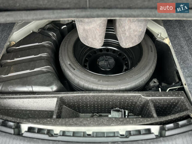 Бежевий Рено Меган, об'ємом двигуна 1.6 л та пробігом 210 тис. км за 6200 $, фото 26 на Automoto.ua