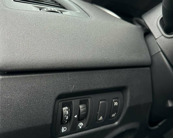 Бежевий Рено Меган, об'ємом двигуна 1.6 л та пробігом 210 тис. км за 6200 $, фото 13 на Automoto.ua