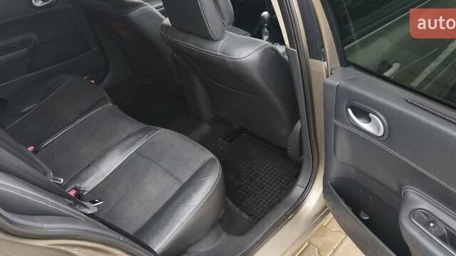 Бежевый Рено Меган, объемом двигателя 1.5 л и пробегом 311 тыс. км за 5800 $, фото 12 на Automoto.ua