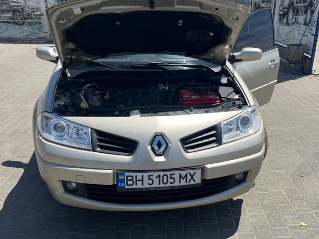 Бежевый Рено Меган, объемом двигателя 2 л и пробегом 213 тыс. км за 5000 $, фото 14 на Automoto.ua