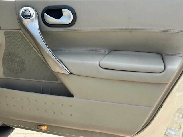 Бежевый Рено Меган, объемом двигателя 1.9 л и пробегом 295 тыс. км за 3990 $, фото 18 на Automoto.ua