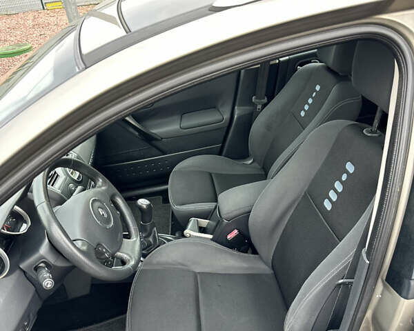 Бежевий Рено Меган, об'ємом двигуна 1.6 л та пробігом 210 тис. км за 6200 $, фото 14 на Automoto.ua