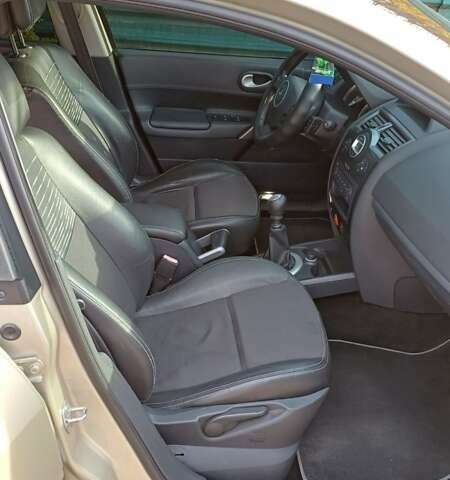 Бежевый Рено Меган, объемом двигателя 1.5 л и пробегом 290 тыс. км за 5600 $, фото 10 на Automoto.ua