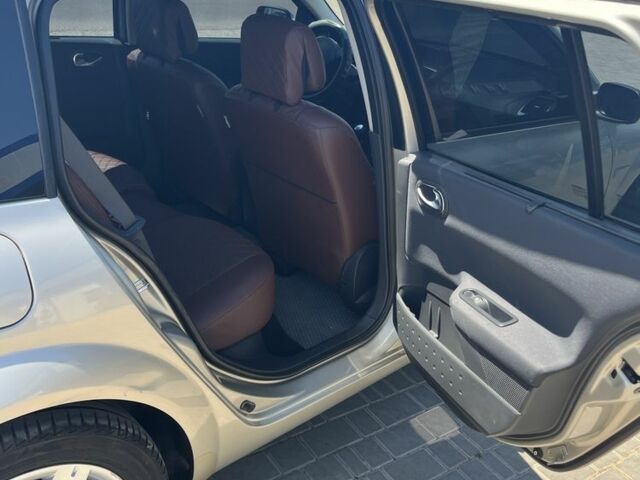 Бежевый Рено Меган, объемом двигателя 2 л и пробегом 213 тыс. км за 5000 $, фото 11 на Automoto.ua