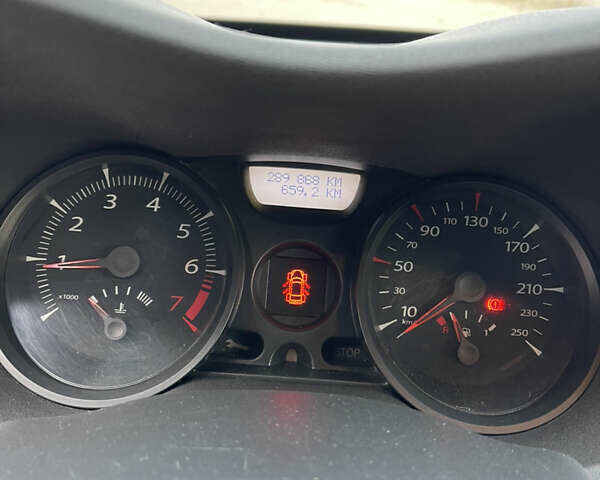 Бежевый Рено Меган, объемом двигателя 1.6 л и пробегом 289 тыс. км за 4500 $, фото 20 на Automoto.ua