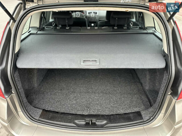 Бежевий Рено Меган, об'ємом двигуна 1.6 л та пробігом 210 тис. км за 6200 $, фото 24 на Automoto.ua