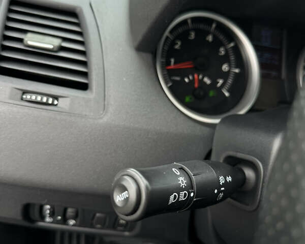 Бежевий Рено Меган, об'ємом двигуна 1.6 л та пробігом 210 тис. км за 6200 $, фото 15 на Automoto.ua