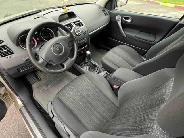 Бежевий Рено Меган, об'ємом двигуна 1.6 л та пробігом 274 тис. км за 5200 $, фото 4 на Automoto.ua