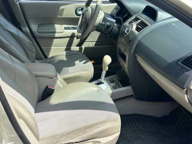 Бежевый Рено Меган, объемом двигателя 1.9 л и пробегом 295 тыс. км за 3990 $, фото 17 на Automoto.ua