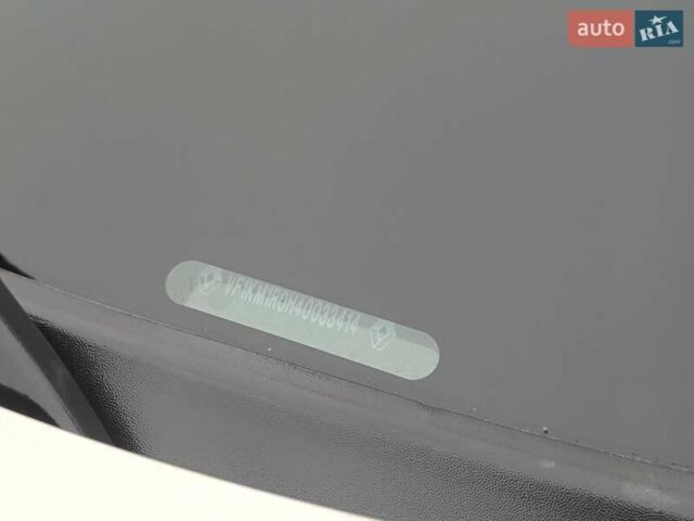 Бежевый Рено Меган, объемом двигателя 1.6 л и пробегом 234 тыс. км за 4750 $, фото 8 на Automoto.ua