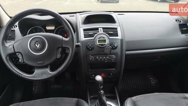 Бежевый Рено Меган, объемом двигателя 1.5 л и пробегом 311 тыс. км за 5800 $, фото 10 на Automoto.ua