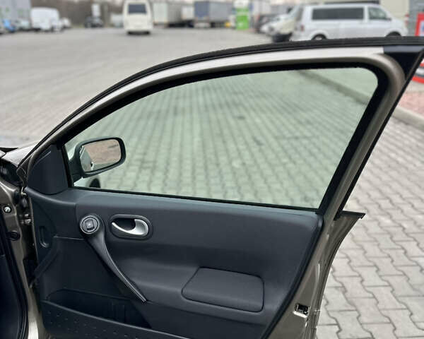 Бежевий Рено Меган, об'ємом двигуна 1.6 л та пробігом 210 тис. км за 6200 $, фото 29 на Automoto.ua