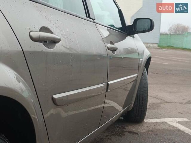 Бежевый Рено Меган, объемом двигателя 1.6 л и пробегом 234 тыс. км за 4750 $, фото 4 на Automoto.ua