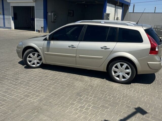 Бежевый Рено Меган, объемом двигателя 2 л и пробегом 213 тыс. км за 5000 $, фото 1 на Automoto.ua