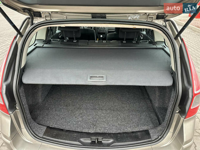 Бежевий Рено Меган, об'ємом двигуна 1.6 л та пробігом 210 тис. км за 6200 $, фото 23 на Automoto.ua