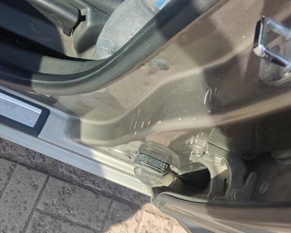 Бежевый Рено Меган, объемом двигателя 1.87 л и пробегом 275 тыс. км за 7300 $, фото 14 на Automoto.ua