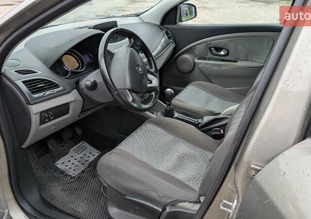 Рено Меган 2009 в Козовой на Automoto.ua Бежевый Рено Меган, объемом двигателя 1.46 л и пробегом 365 тыс. км за 5990 $, фото 9 на Automoto.ua