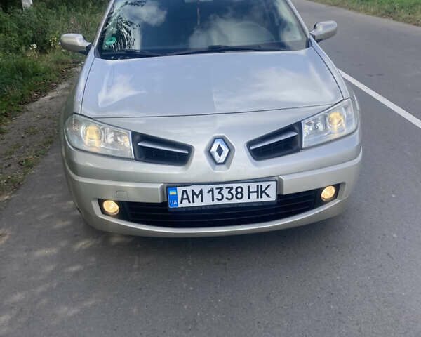 Бежевый Рено Меган, объемом двигателя 1.6 л и пробегом 333 тыс. км за 4750 $, фото 7 на Automoto.ua