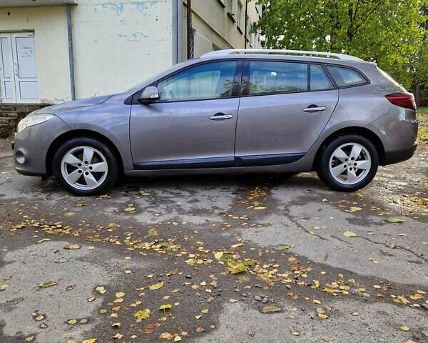 Бежевый Рено Меган, объемом двигателя 1.6 л и пробегом 255 тыс. км за 6599 $, фото 4 на Automoto.ua