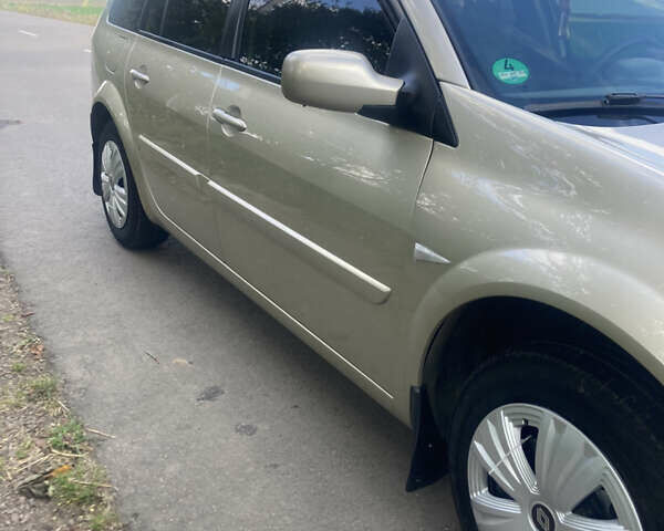 Бежевый Рено Меган, объемом двигателя 1.6 л и пробегом 333 тыс. км за 4750 $, фото 2 на Automoto.ua