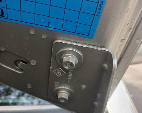 Бежевый Рено Меган, объемом двигателя 1.6 л и пробегом 227 тыс. км за 5900 $, фото 36 на Automoto.ua