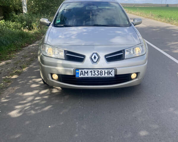 Бежевый Рено Меган, объемом двигателя 1.6 л и пробегом 333 тыс. км за 4750 $, фото 4 на Automoto.ua