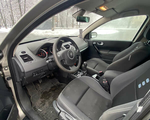 Бежевий Рено Меган, об'ємом двигуна 1.6 л та пробігом 299 тис. км за 4900 $, фото 26 на Automoto.ua