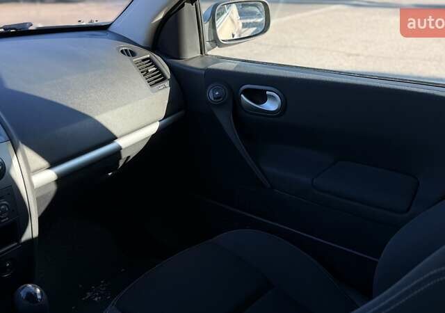 Бежевый Рено Меган, объемом двигателя 1.6 л и пробегом 209 тыс. км за 5650 $, фото 26 на Automoto.ua