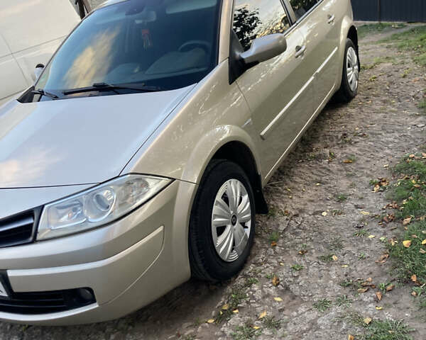 Бежевый Рено Меган, объемом двигателя 1.6 л и пробегом 333 тыс. км за 4700 $, фото 15 на Automoto.ua