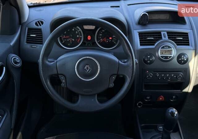 Бежевый Рено Меган, объемом двигателя 1.6 л и пробегом 209 тыс. км за 5650 $, фото 24 на Automoto.ua