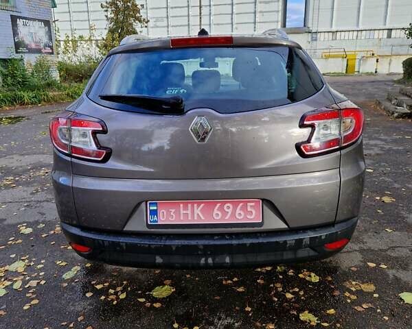 Бежевый Рено Меган, объемом двигателя 1.6 л и пробегом 255 тыс. км за 6599 $, фото 6 на Automoto.ua