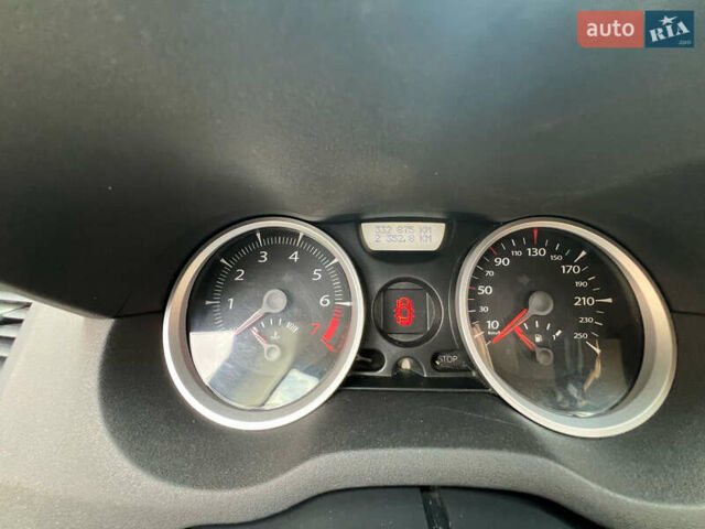 Бежевый Рено Меган, объемом двигателя 1.6 л и пробегом 333 тыс. км за 4100 $, фото 18 на Automoto.ua
