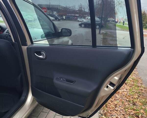 Бежевий Рено Меган, об'ємом двигуна 1.6 л та пробігом 191 тис. км за 6000 $, фото 39 на Automoto.ua