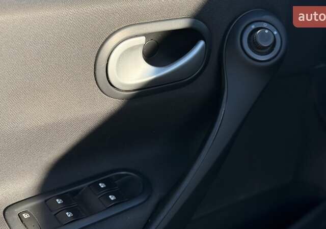 Бежевый Рено Меган, объемом двигателя 1.6 л и пробегом 209 тыс. км за 5650 $, фото 29 на Automoto.ua