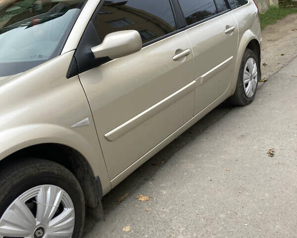 Рено Меган 2009 у Рівному на Automoto.ua Бежевий Рено Меган, об'ємом двигуна 1.6 л та пробігом 333 тис. км за 4650 $, фото 30 на Automoto.ua