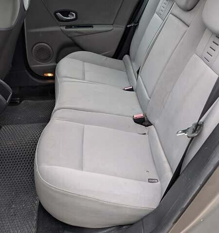 Рено Меган 2009 в Козовой на Automoto.ua Бежевый Рено Меган, объемом двигателя 1.46 л и пробегом 365 тыс. км за 5990 $, фото 8 на Automoto.ua