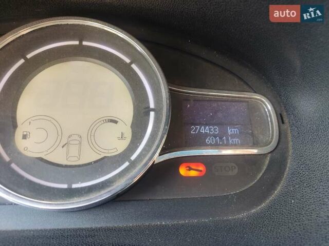 Бежевый Рено Меган, объемом двигателя 1.87 л и пробегом 275 тыс. км за 7300 $, фото 6 на Automoto.ua