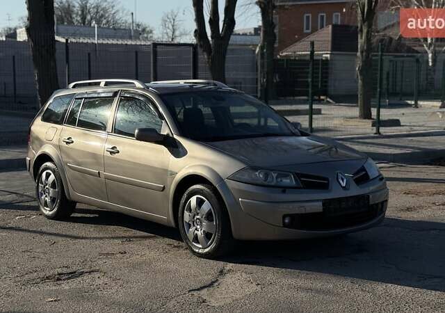 Бежевый Рено Меган, объемом двигателя 1.6 л и пробегом 209 тыс. км за 5650 $, фото 3 на Automoto.ua