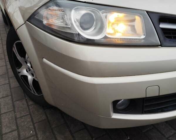 Бежевый Рено Меган, объемом двигателя 1.6 л и пробегом 191 тыс. км за 5900 $, фото 11 на Automoto.ua