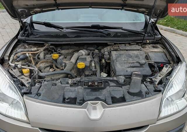 Рено Меган 2009 в Козовой на Automoto.ua Бежевый Рено Меган, объемом двигателя 1.46 л и пробегом 365 тыс. км за 5990 $, фото 13 на Automoto.ua